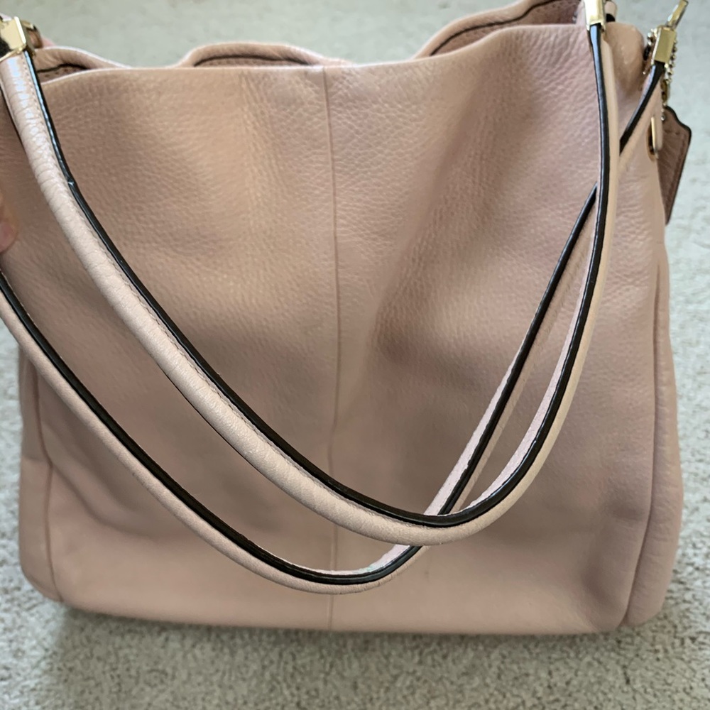 Soft Pink Pebbled Leather Coach Bag In EUC🌸